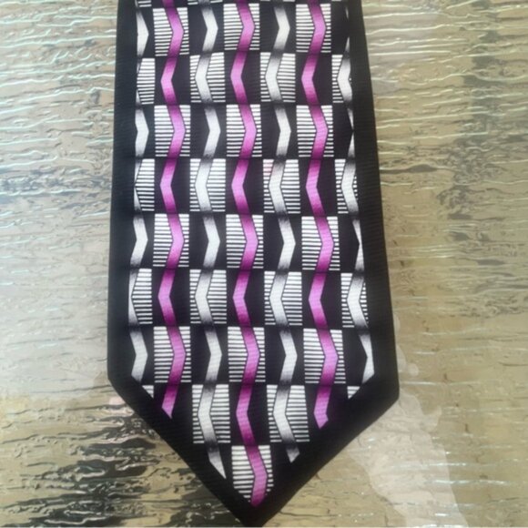 💕2/$30💕Impulse 100% Silk Pink, Silver And Black Geometric Pattern Tie - Picture 2 of 9